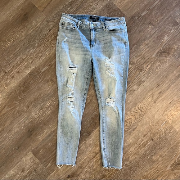 Judy Blue Denim - Judy Blue Distressed Light Wash High Rise Skinny Jeans Size 32